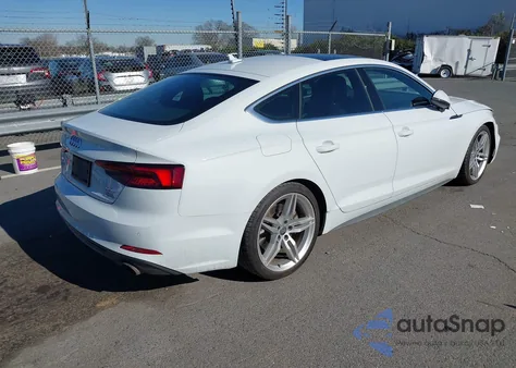 2018 Audi A5 2.0T Premium z USA, uszkodzony, nr VIN WAUENCF54JA136409